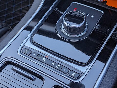 Jaguar XF R-SPORT 30