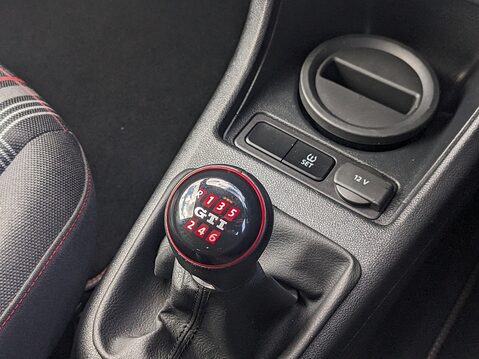 Volkswagen Up UP GTI 28