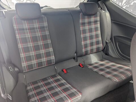 Volkswagen Up UP GTI 16
