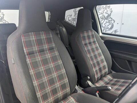 Volkswagen Up UP GTI 15