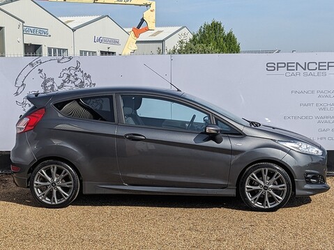 Ford Fiesta ST-LINE 10