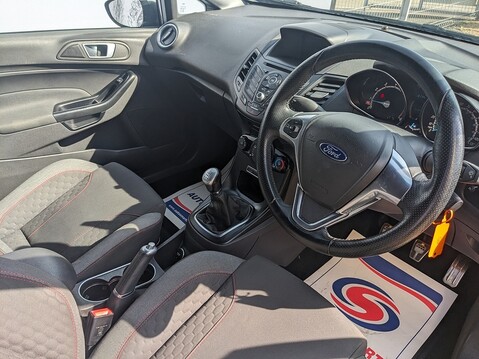 Ford Fiesta ST-LINE 12