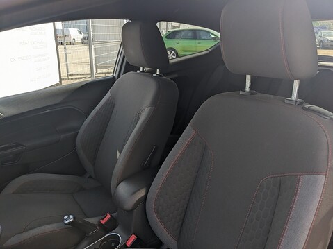 Ford Fiesta ST-LINE 15