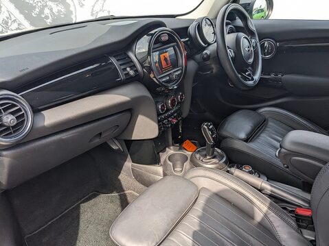 Mini Hatch COOPER EXCLUSIVE 18