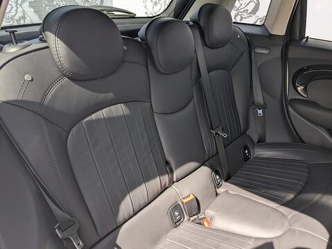 Mini Hatch COOPER EXCLUSIVE 23