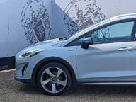 Ford Fiesta ACTIVE X 5