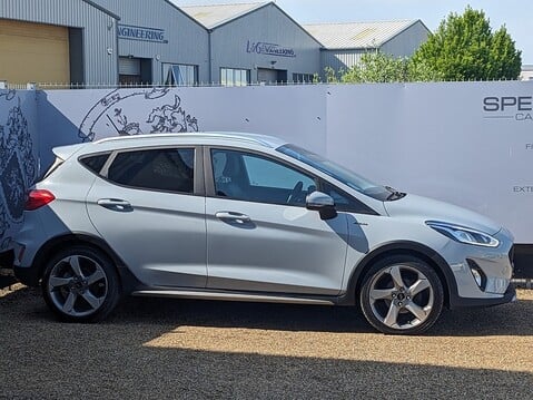 Ford Fiesta ACTIVE X 10