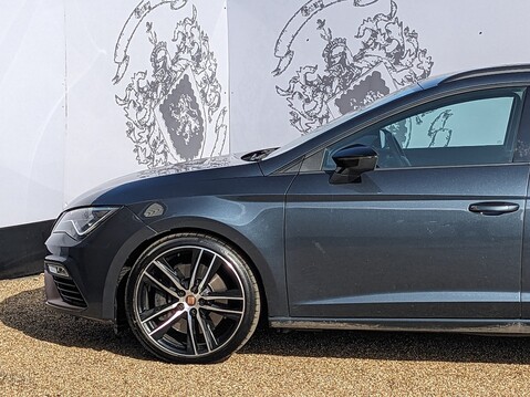 SEAT Leon TSI CUPRA 4DRIVE DSG 5
