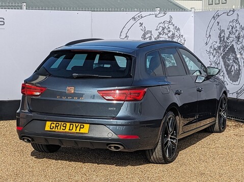 SEAT Leon TSI CUPRA 4DRIVE DSG 9