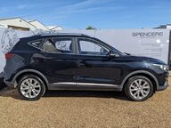 MG ZS EXCITE 10