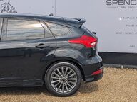 Ford Focus ST-LINE 6