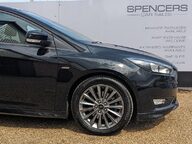 Ford Focus ST-LINE 11