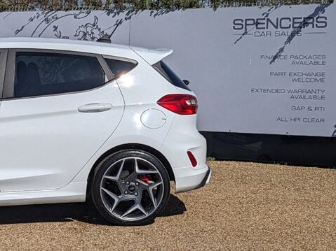 Ford Fiesta ST-3 6