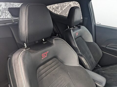 Ford Fiesta ST-3 13