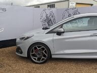 Ford Fiesta ST-2 5