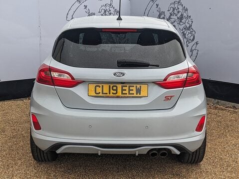 Ford Fiesta ST-2 8
