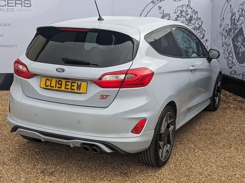 Ford Fiesta ST-2 9