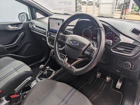 Ford Fiesta ST-2 13