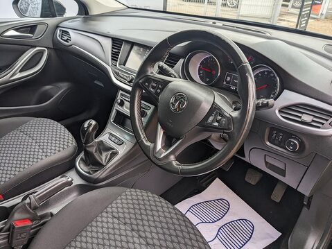 Vauxhall Astra TECH LINE NAV ECOTEC S/S 13