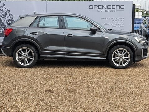Audi Q2 TFSI S LINE 10