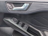 Ford Focus ST-LINE X 23