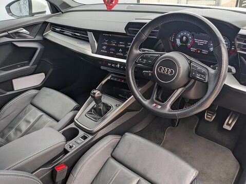 Audi A3 SPORTBACK TFSI S LINE MHEV 9