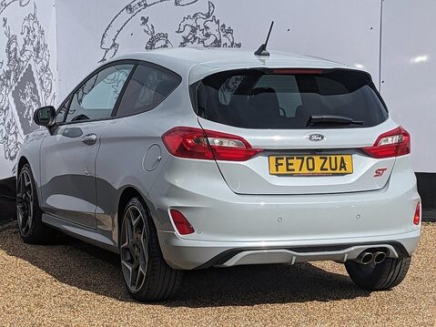 Ford Fiesta ST-3 9