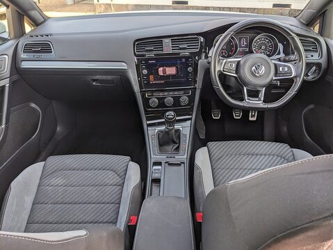 Volkswagen Golf R-LINE TSI EVO 20