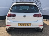 Volkswagen Golf R-LINE TSI EVO 8