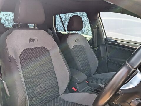 Volkswagen Golf R-LINE TSI EVO 13