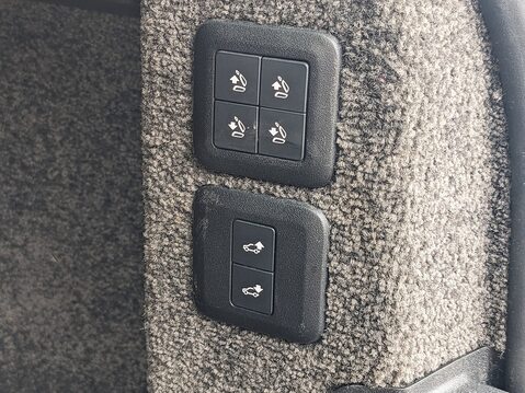 Land Rover Range Rover SDV6 VOGUE SE 30