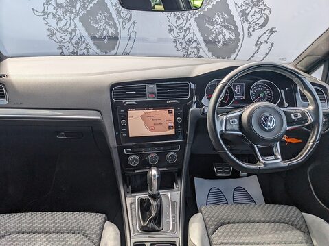 Volkswagen Golf R-LINE TDI DSG 16
