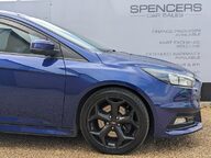 Ford Focus ST-2 11