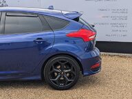 Ford Focus ST-2 6