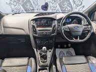 Ford Focus ST-2 16