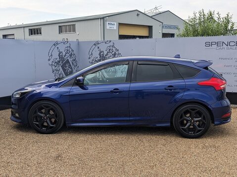 Ford Focus ST-2 4