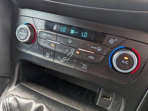 Ford Focus ST-2 32