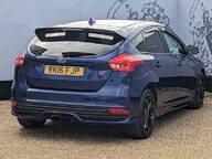 Ford Focus ST-2 9