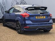 Ford Focus ST-2 7