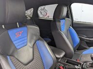 Ford Focus ST-2 13
