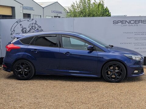 Ford Focus ST-2 10
