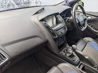 Ford Focus ST-2 14