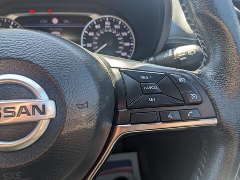 Nissan Juke DIG-T N-CONNECTA 23