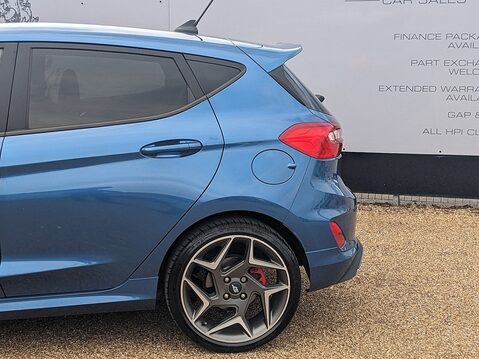 Ford Fiesta ST-3 6