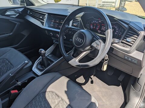 Audi A1 SPORTBACK TFSI SPORT 13