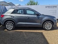 Volkswagen T-Roc SE TSI EVO DSG 10