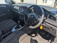Volkswagen T-Roc SE TSI EVO DSG 13