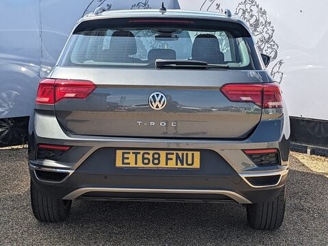 Volkswagen T-Roc SE TSI EVO DSG 8
