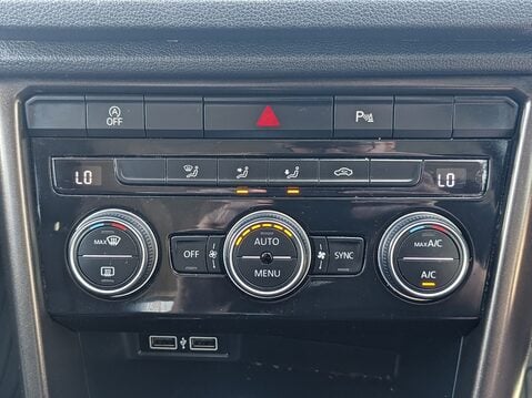 Volkswagen T-Roc SE TSI EVO DSG 25