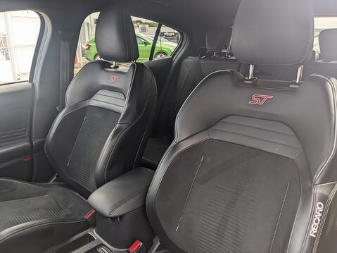 Ford Focus ST 15